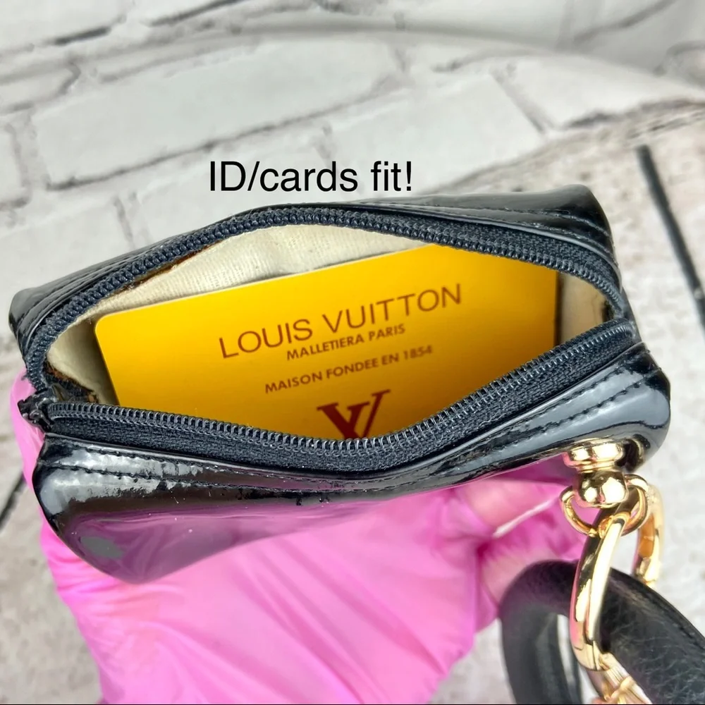 CHANEL card coin pouch wristlet keychain black patent leather with charms - Picture 4 of 10